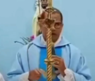 Padre reza Pai Nosso com fiéis durante tiroteio em Lauro de Freitas: “Não tenha medo”