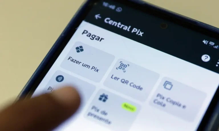 Pix apresenta instabilidade em todo o país e afeta pagamentos neste domingo