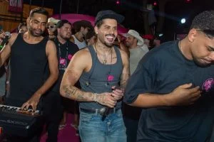 Zé Felipe é criticado nas redes após cantar com autotune em show em Barretos; vídeo viraliza