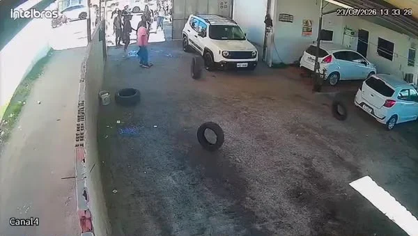Registro de câmera de segurança mostra vandalismo de membros da TUI e Bamor em oficina de Salvador; confira