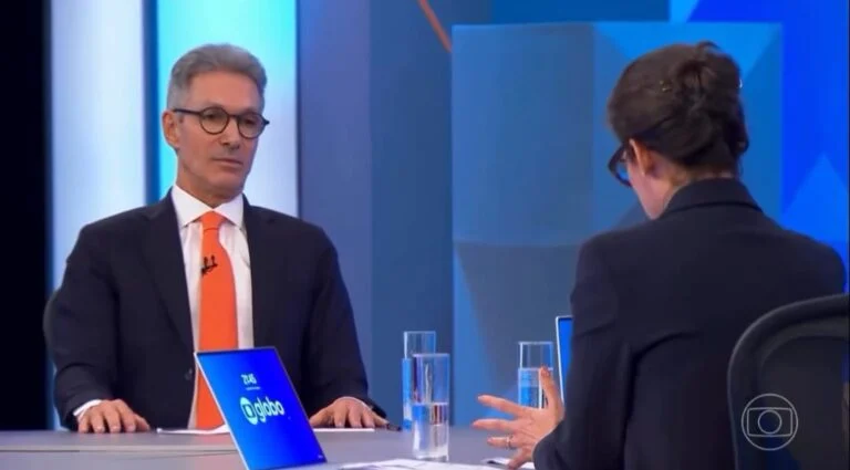 Zema comete gafe ao dizer que tem “programas contra as mulheres” ao responder sobre feminicídio e momento chama atenção