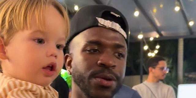 Virginia registra vídeo de seu filho com Zé Felipe brincando com Vini Jr e vídeo viraliza