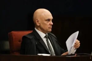 Após revelações da PF, ministros do STF ignoram crise envolvendo Alexandre de Moraes