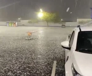 Chuva de granizo e ventania forte assustam moradores no sudoeste da Bahia e imagens chamam atenção