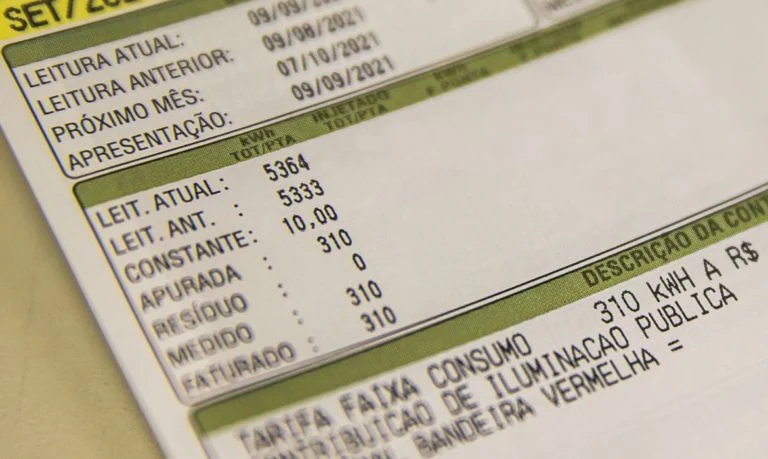 Aneel anuncia que conta de luz terá bandeira verde em outubro e não terá cobrança adicional