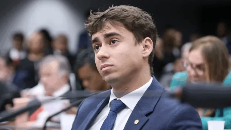 Nikolas Ferreira quebra silêncio e explica conversas com Daniel Vorcaro: “Nunca chamei ele de ‘lindão’”