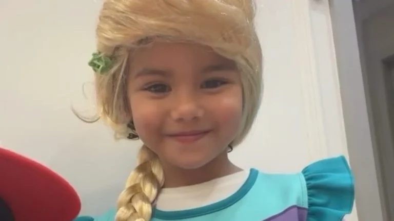 Neymar encanta web ao mostrar Mavie fantasiada e reage: “Olha a Ariel loira”