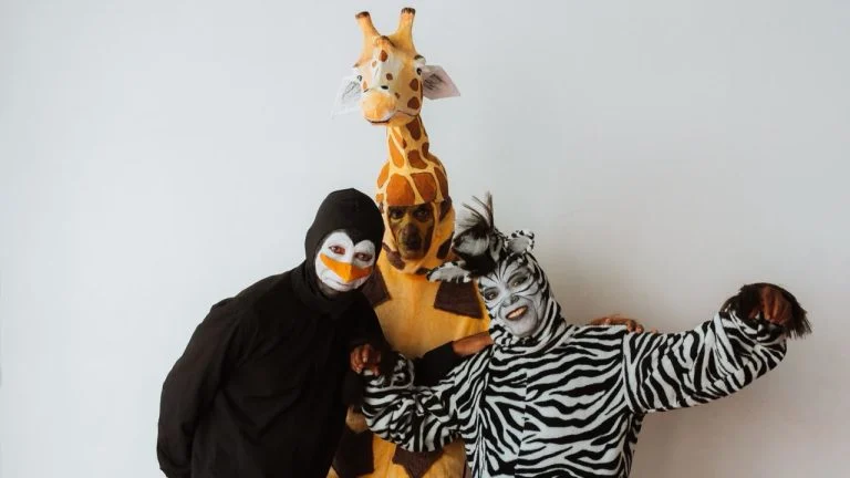 Pacientes em reabilitação participam de espetáculo teatral em Salvador inspirado em Madagascar