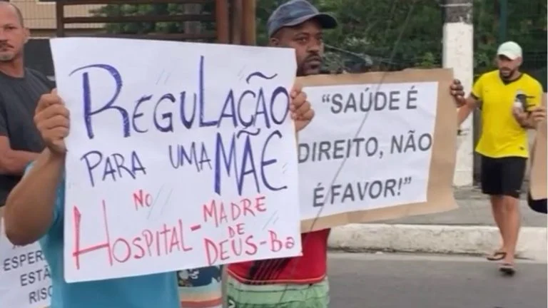 Moradores de Madre de Deus protestam contra demora da regulação e manifestação gera congestionamento