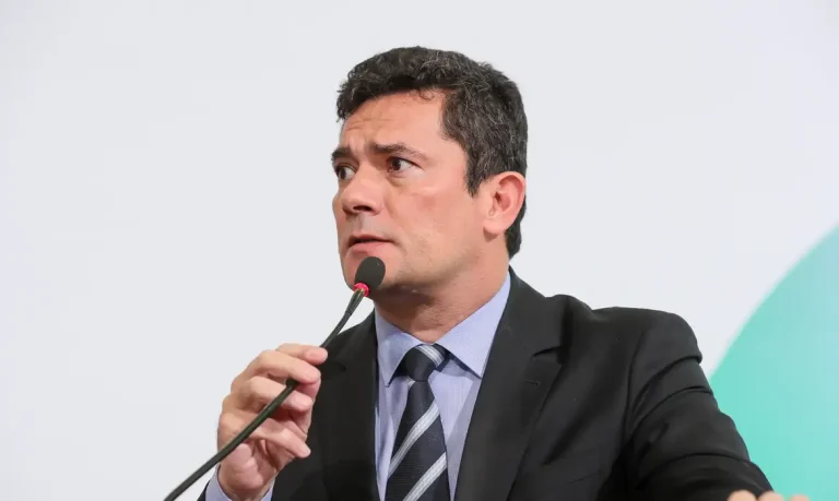 “Estarrecedoras”: Moro reage a revelações sobre Moraes e anuncia novo pedido de impeachment