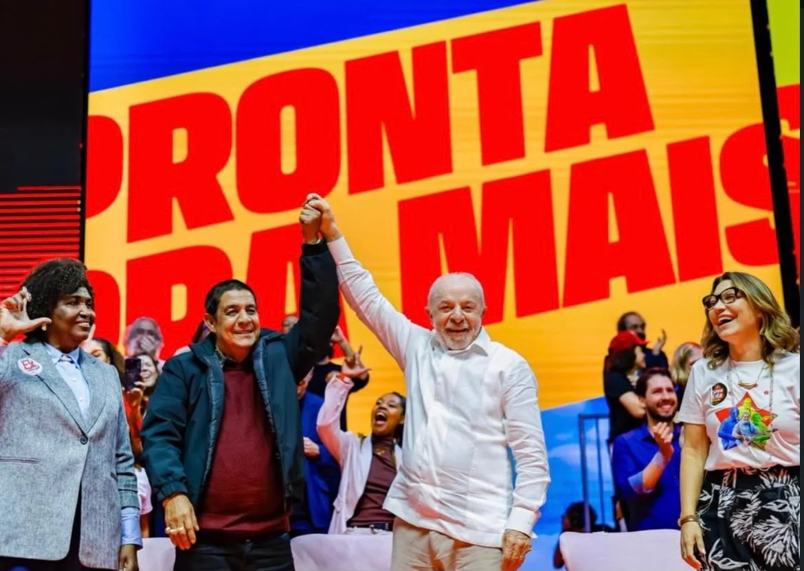 Zeca Pagodinho revela apoio a candidato a presidência e cita família e amigos: “Todo mundo é Lula”