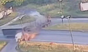 Grave: acidente entre carreta e caminhão deixa veículos destruídos em Alagoinhas