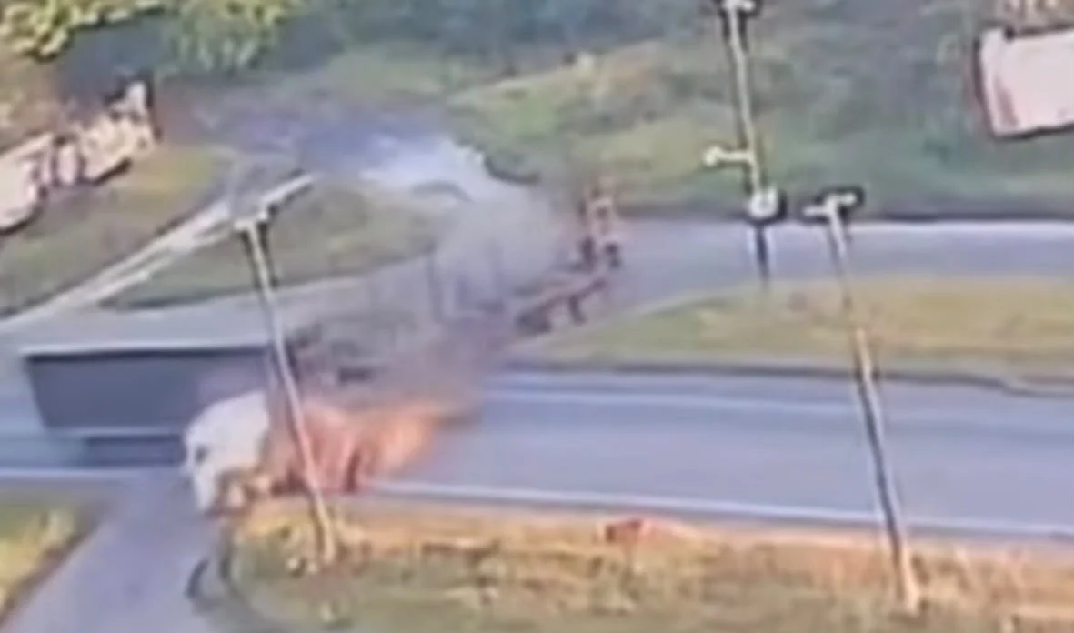 Grave: acidente entre carreta e caminhão deixa veículos destruídos em Alagoinhas
