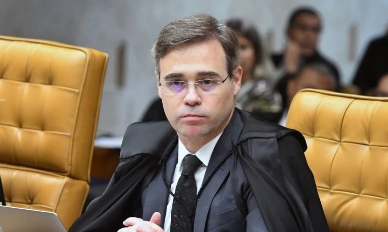Mendonça manda afastar preventivamente diretores da PF e determina investigação na Corregedoria