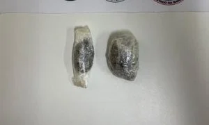 Funcionário terceirizado tenta entrar com drogas em presídio e é preso em Salvador