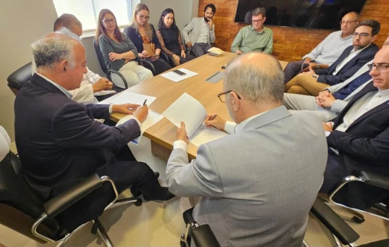 Hospital Casa de Retiro São Francisco e SENAI CIMATEC firmam parceria para inovação e desenvolvimento de tecnologias em saúde