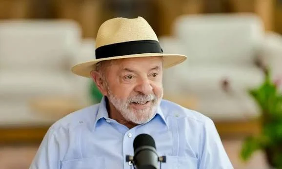 “Bora Lula”, diz artistas em vídeo que presta apoio ao presidente do Brasil em período de reta final das eleições