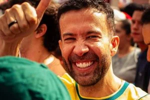 André Janones é internado na UTI após debate da Band; veja estado de saúde do deputado