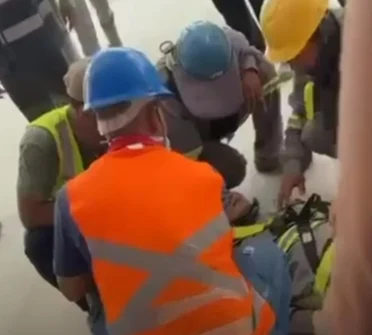 Trabalhador chinês morre após cair de altura de 13 metros no complexo industrial da BYD, em Camaçari