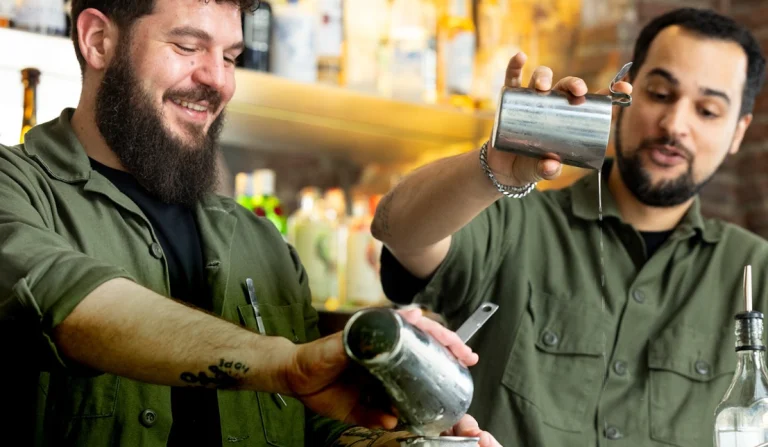 Grupo Onda e Instituto DIAGEO promovem capacitação em coquetelaria e ampliam oportunidades profissionais em Salvador