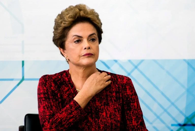 Dilma Rousseff recebe indenização mensal do governo por perseguição politica durante ditadura militar