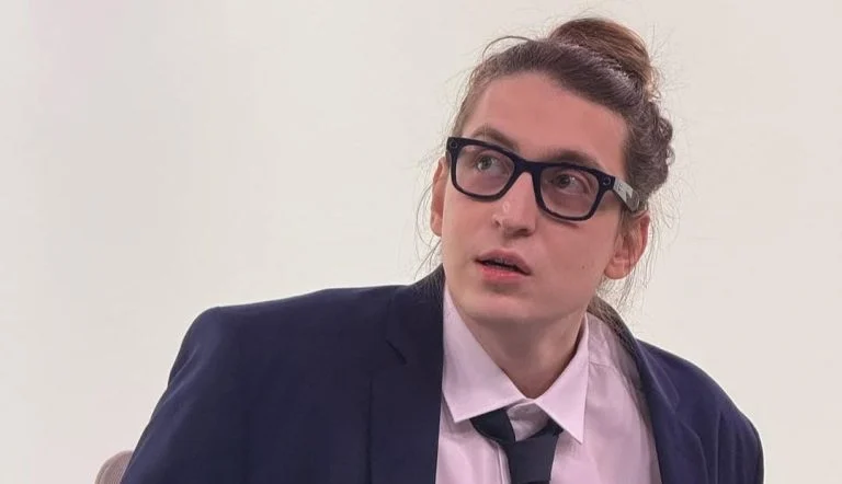 Felca surpreende ao expor diagnóstico de fobia social e revela dependência para conseguir “enfrentar pessoas”