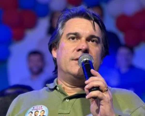 Deputado Niltinho critica apoio de ACM Neto a Flávio Bolsonaro e diz que ex prefeito fez campanha de “omissão”
