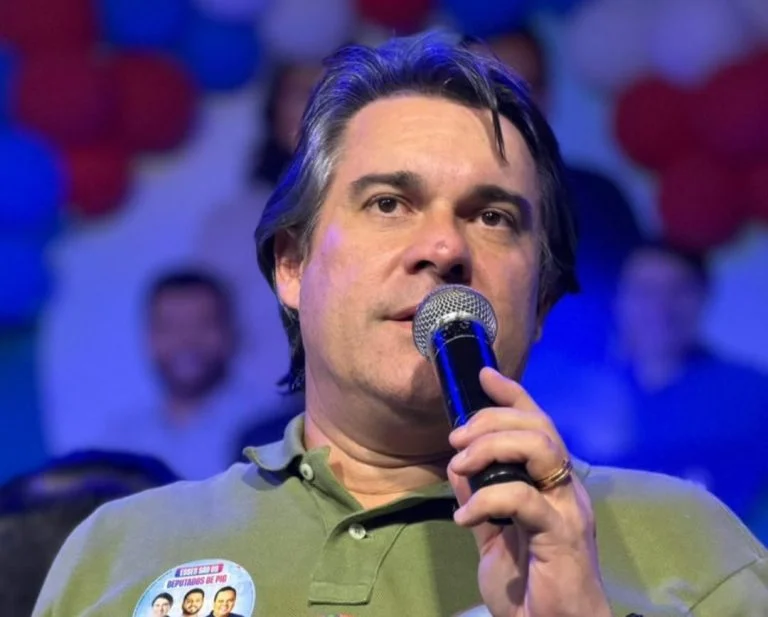 Deputado Niltinho critica apoio de ACM Neto a Flávio Bolsonaro e diz que ex prefeito fez campanha de “omissão”