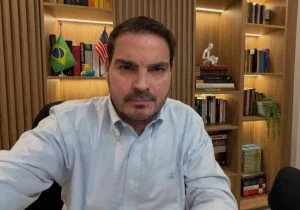 Após chamar Bahia de “câncer do Brasil”, Rodrigo Constantino surpreende com pedido de desculpas nas redes