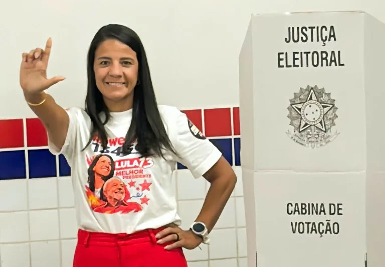 Comemorou! Rowenna Brito é eleita deputada estadual da Bahia: “A pró chegou na Alba”