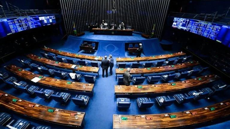 CCJ aprova PEC da Segurança Pública e texto avança para votação dos senadores; saiba detalhes
