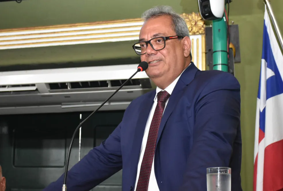 Carlos Muniz não concorda com recomendação de MP BA sobre não disputar reeleição para presidência da câmara municipal