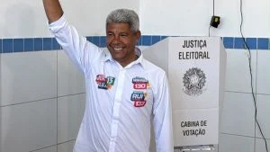 Jerônimo demonstra confiança em vitória no primeiro turno: “Gratidão para a política é trabalho”