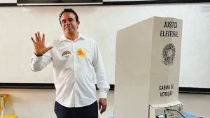 Candidato ao Governo da Bahia, Ronaldo Mansur vota em Ondina e avalia campanha eleitoral como “Superpositivo”