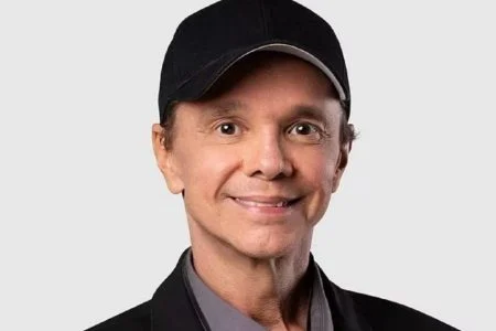 Ícone do axé e intérprete do hit “Milla”, cantor Netinho morre aos 60 anos após luta contra câncer