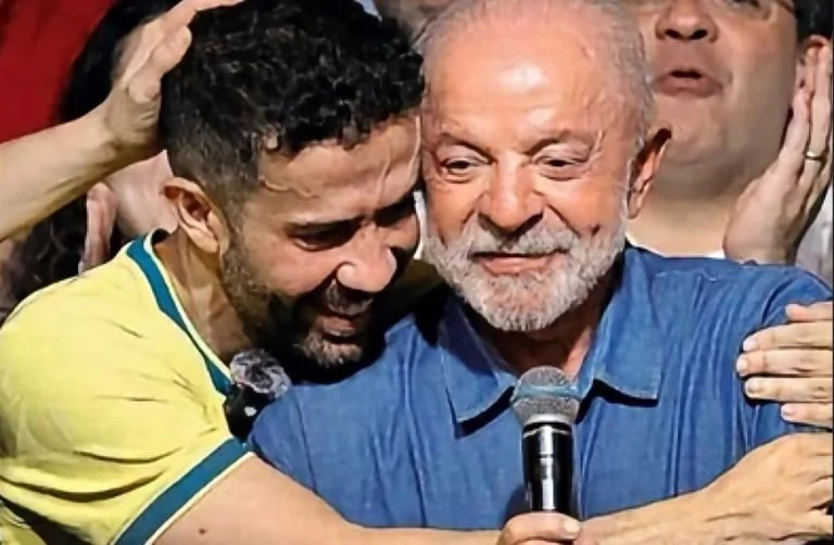 Após almoço com Lula, André Janones comenta sobre possível participação no governo